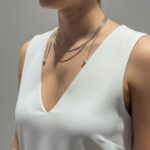 Ασημί Με Μακριά Αλυσίδα
